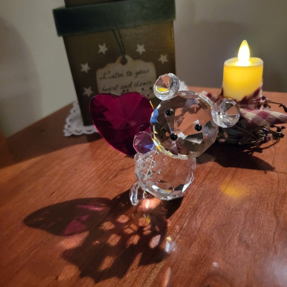 CRYSTAL WORLD ♥️ Vintage Heavy Crystal Teddy Bear Holding | Leaning on Red Heart - Picture 9 of 17